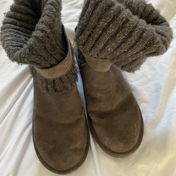 UGGS Grey Knit Uggs - Picture 1 of 4